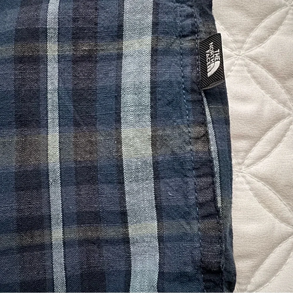 The North Face Blue Plaid Casual Button Down Short Sleeve Shirt Size S